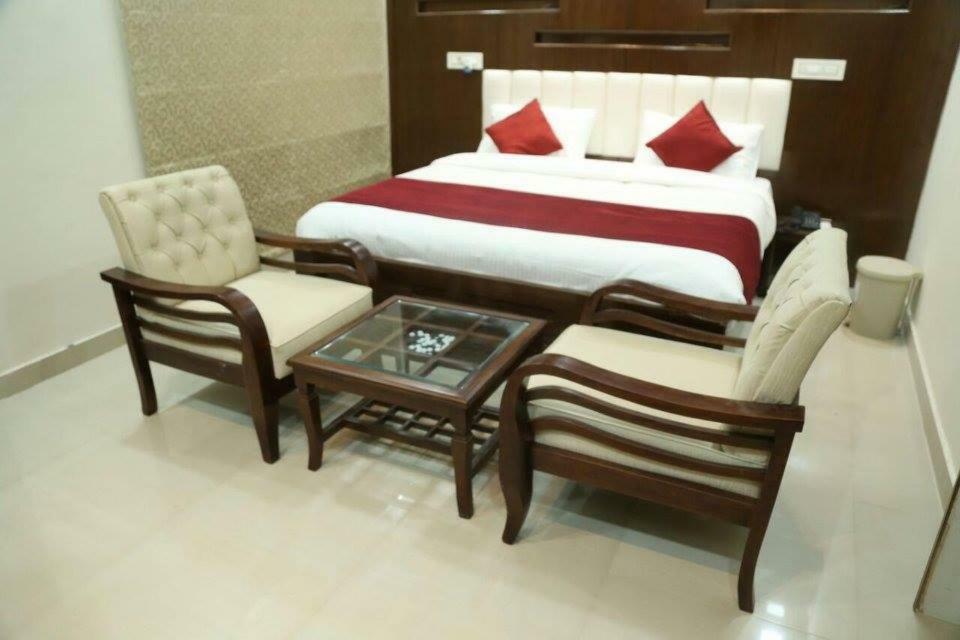 Hotel Eurasia Zirakpur Ngoại thất bức ảnh